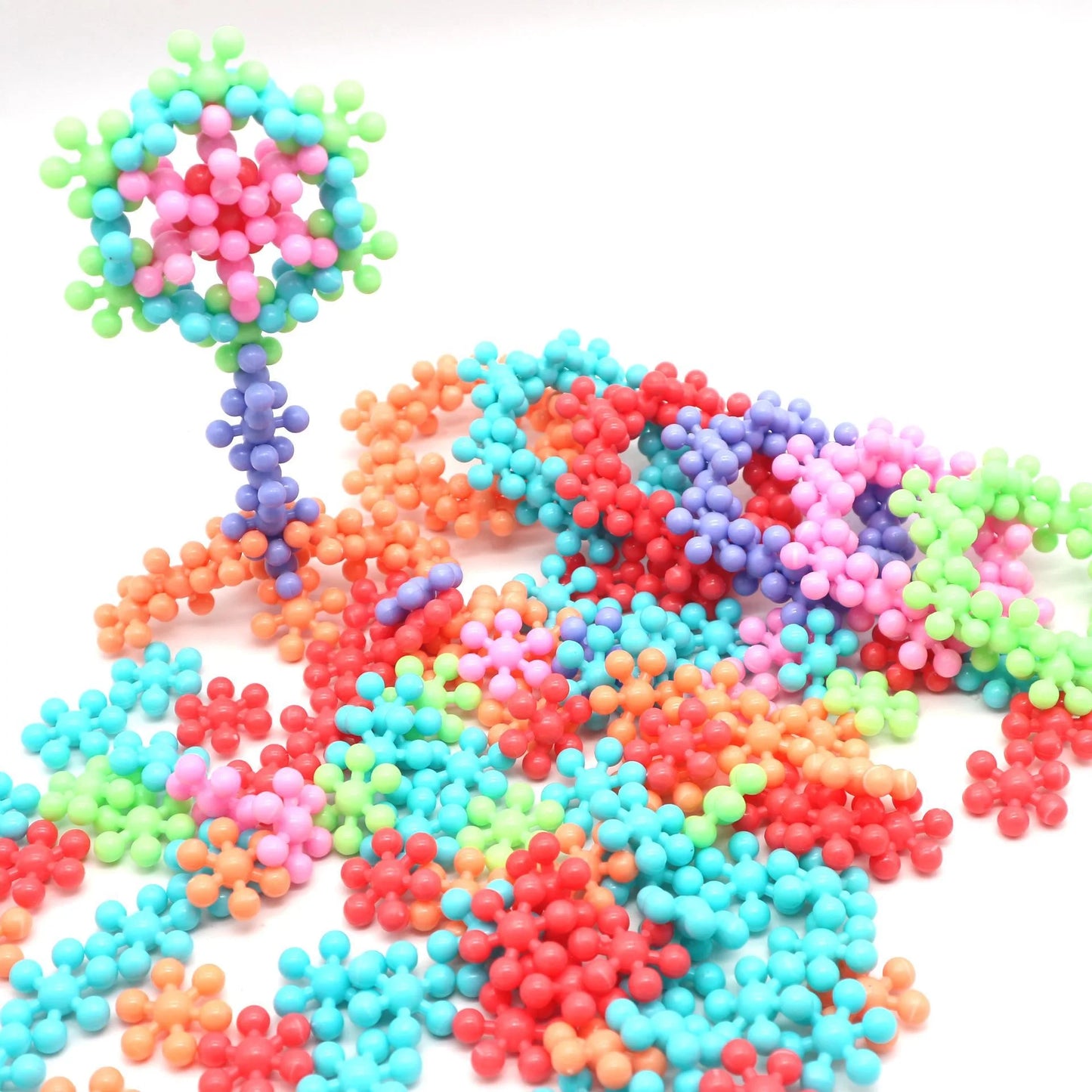600 Pcs of Hexagonal Plastic Beads